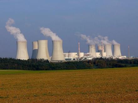 Plotki o rozwodzie Francji z atomem przedwczesne