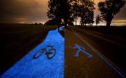 Świecąca droga rowerowa z odświeżoną nawierczhnią