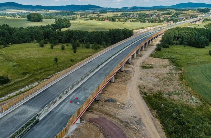 Adamczyk: W 2025 r. z drogi S3 płynnie wjedziemy do Czech