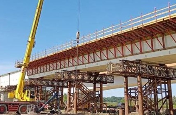 Rozbudowa mostu w Sandomierzu. Stalowa konstrukcja już zamontowana 