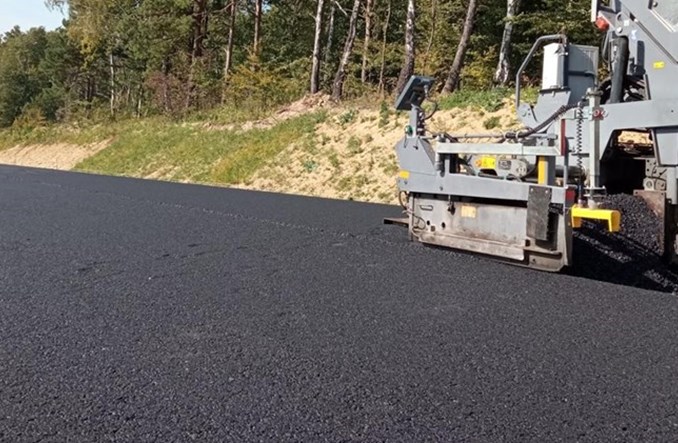 Ułożono próbny odcinek nawierzchni na S19 Babica-Jawornik 