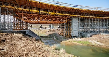 ULMA na kolejnym etapie realizacji estakady ES-201