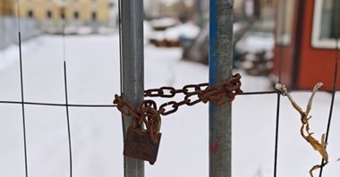 Czy ubezpieczyciel OC schodzi z terenu budowy wraz z Wykonawcą?