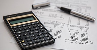 Finansowanie faktur krok po kroku: jak działa i dla kogo ma sens?