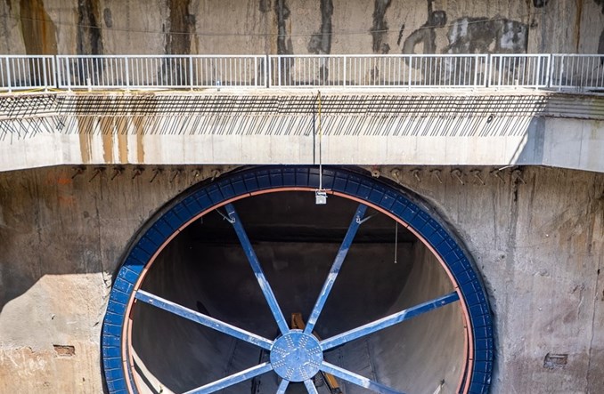 35-tonowy pierścień w tunelu pod Łodzią - zamontowany