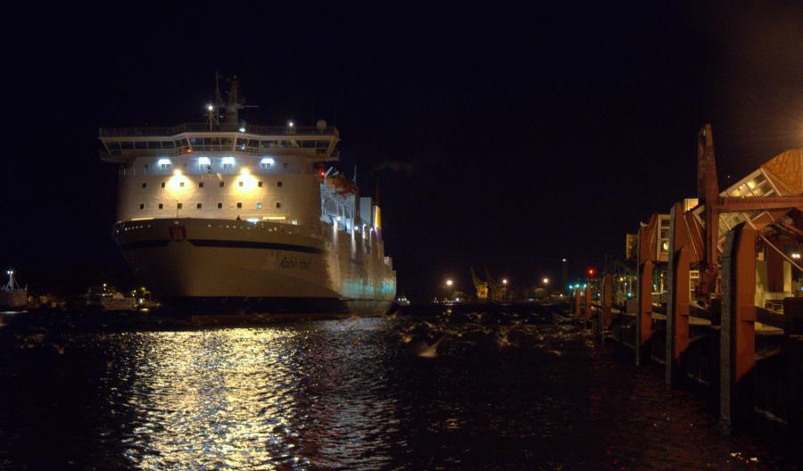 Port Szczecin-Świnoujście: Wzrost przeładunków w I półroczu 2015 roku Port Szczecin-Świnoujście: Wzrost przeładunków w I półroczu 2015 roku