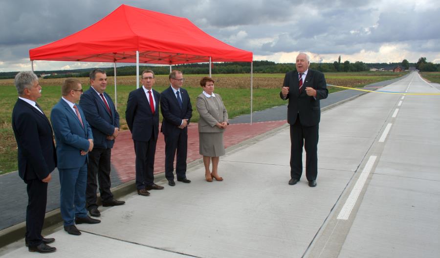 Opolskie: Nowa betonowa droga powiatowa Opolskie: Nowa betonowa droga powiatowa