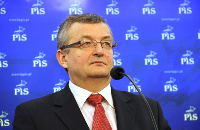 Adamczyk: Podwyższenie opłaty paliwowej to bardzo interesujący pomysł