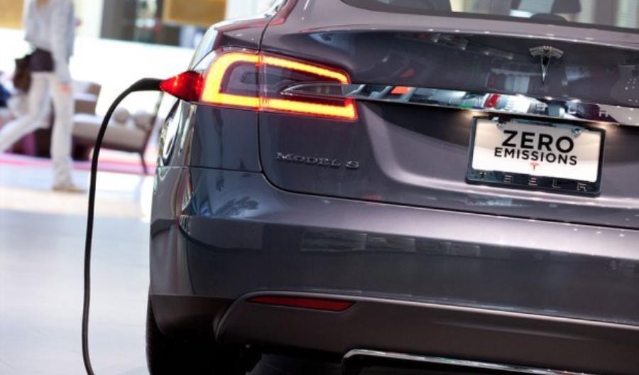 Tesla kupi firmę produkującą superkondensatory Tesla kupi firmę produkującą superkondensatory