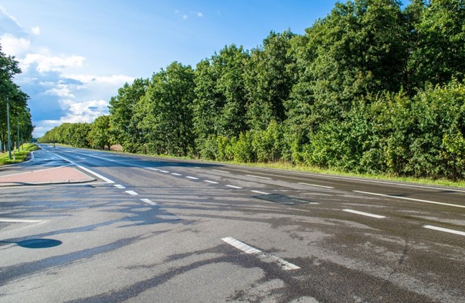 Tylko połowa nowej opłaty paliwowej na drogi samorządowe. Reszta na krajowe