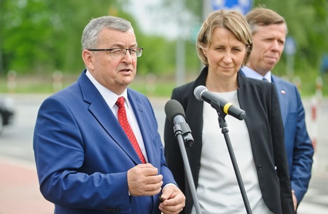 Adamczyk: Znajdziemy sposób na finansowanie dróg samorządowych