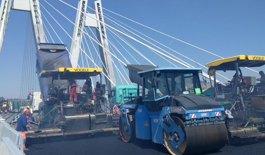 Małopolska: Innowacje na drogach krajowych. Nawierzchnie mają być cichsze i trwalsze Małopolska: Innowacje na drogach krajowych. Nawierzchnie mają być cichsze i trwalsze