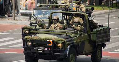 Rząd militaryzuje drogi