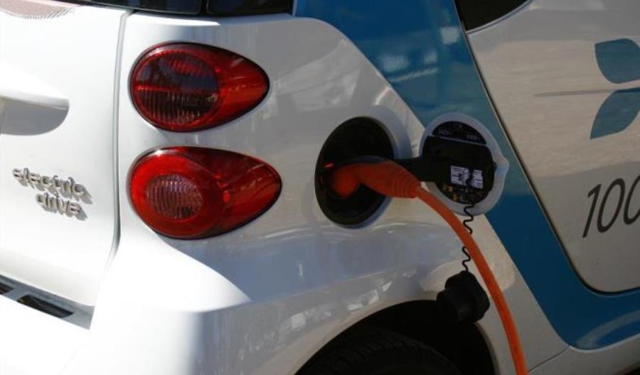 Miasta nie zbudują wymaganych ładowarek samochodów elektrycznych Miasta nie zbudują wymaganych ładowarek samochodów elektrycznych