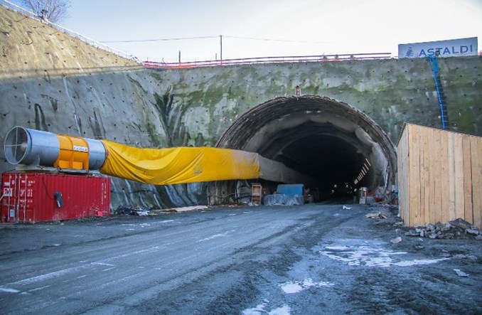 Trwa budowa tunelu na Zakopiance