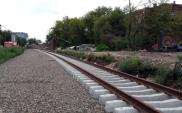 PLK przygotowuje wiadukt kolejowy na Obozowej do betonowania
