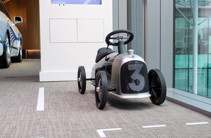 Visa stawia na innowacje w transporcie. Ułatwienia dla kolei i samolotów