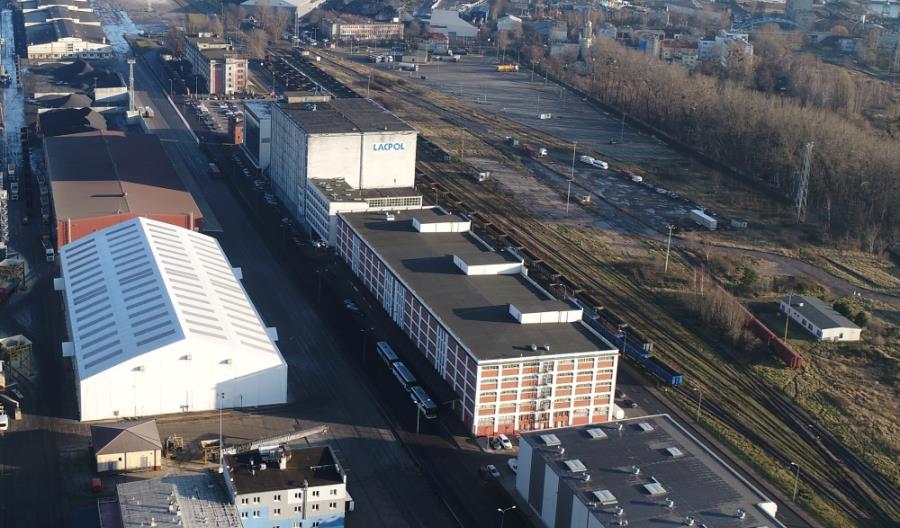 Port Gdynia modernizuje kolejny obiekt magazynowy. Port Gdynia modernizuje kolejny obiekt magazynowy.