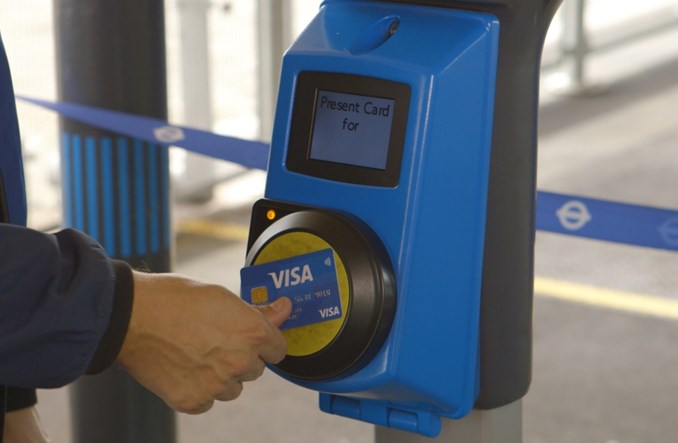 Dlaczego miasta decydują się na kartę płatniczą jako bilet