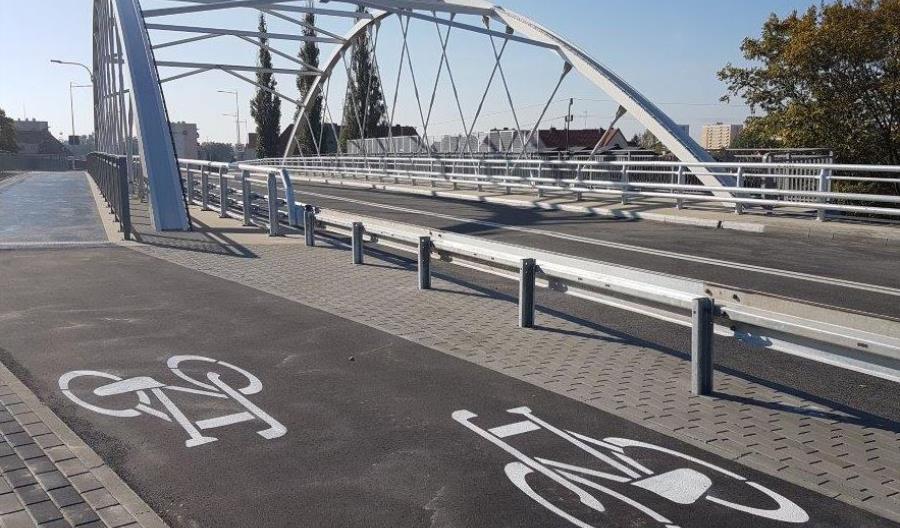 Elbląg: Wiadukt łączący Zatorze z centrum miasta otwarty Elbląg: Wiadukt łączący Zatorze z centrum miasta otwarty