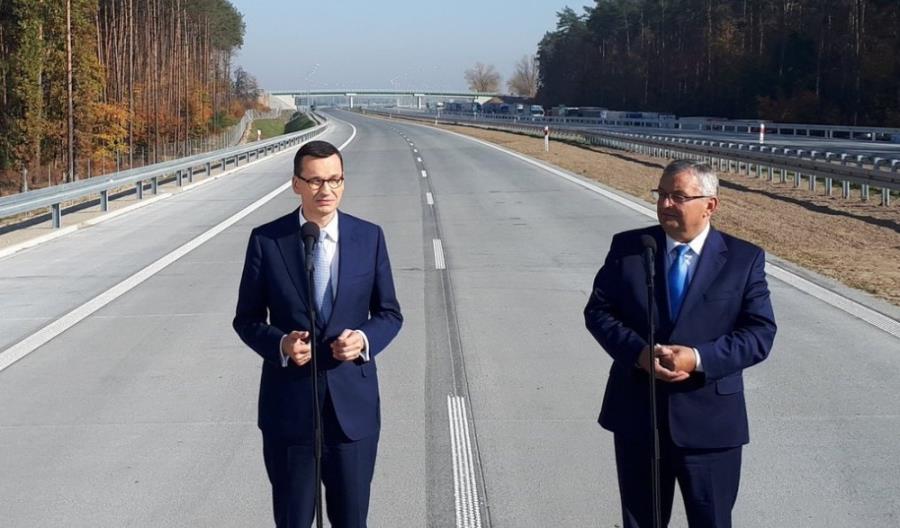 Morawiecki i Adamczyk na trasie S8. Otwarcie najpewniej w piątek Morawiecki i Adamczyk na trasie S8. Otwarcie najpewniej w piątek