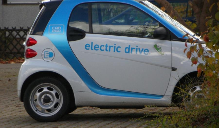 Zakazy i kontrole. Kierowcy przesiądą się do samochodów elektrycznych? Zakazy i kontrole. Kierowcy przesiądą się do samochodów elektrycznych?