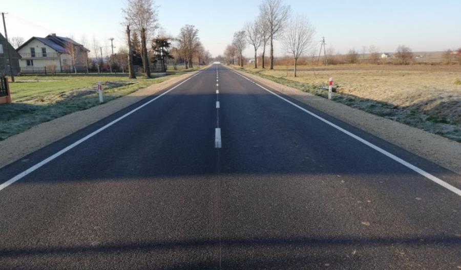 Świętokrzyskie. Nowa nawierzchnia na kolejnych odcinkach DK-79 Świętokrzyskie. Nowa nawierzchnia na kolejnych odcinkach DK-79