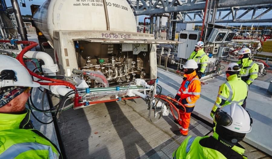 Polskie LNG wyprzedza europejską konkurencję Polskie LNG wyprzedza europejską konkurencję