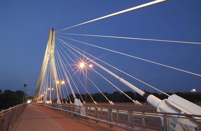 Warszawa: Duże ograniczenie prędkości na Moście Siekierkowskim i Świętokrzyskim z powodu śniegu