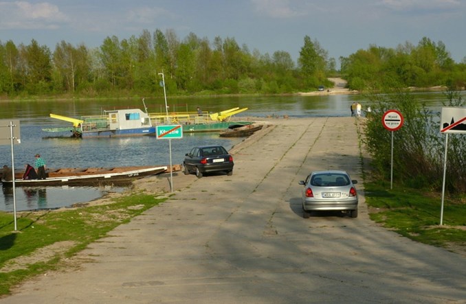 Lubelskie: Szereg dróg z nieciągłością na Wiśle