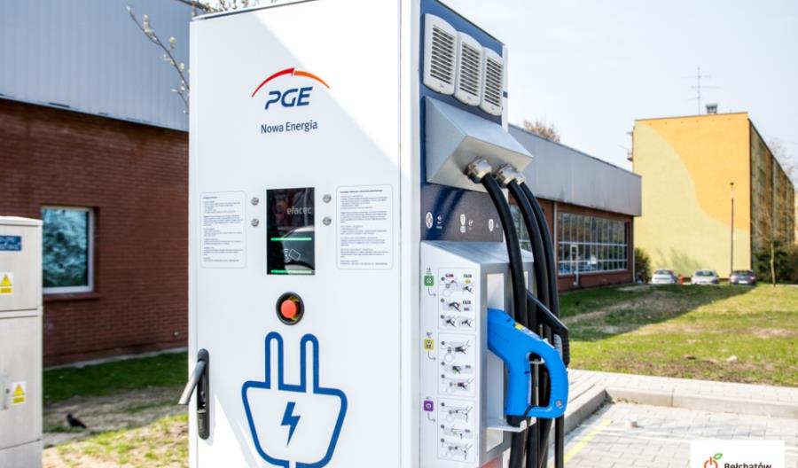Bełchatów ma pierwszą ładowarkę dla elektryków Bełchatów ma pierwszą ładowarkę dla elektryków