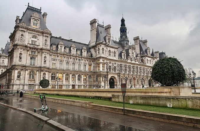 Francja i Peru zakazują e-hulajnóg na chodnikach