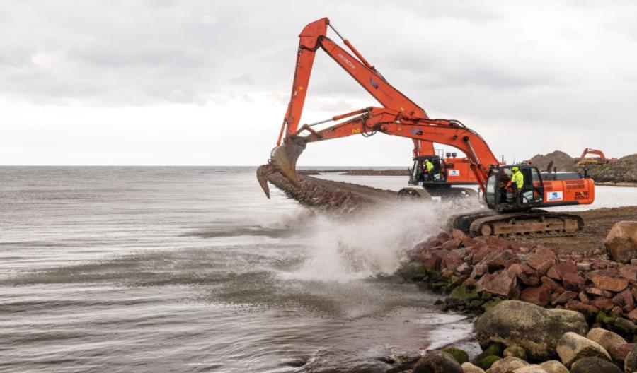 Wbito pierwszą łopatę na budowie nowych przystani w porcie Ystad Wbito pierwszą łopatę na budowie nowych przystani w porcie Ystad
