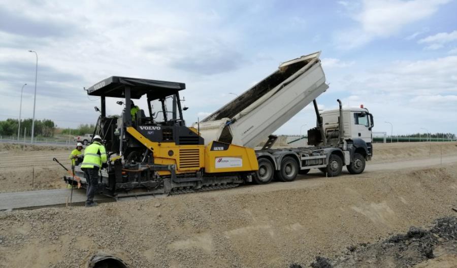 GDDKiA testuje beton wałowany GDDKiA testuje beton wałowany