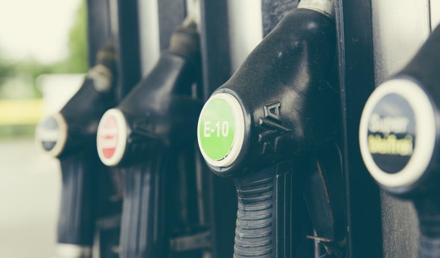 Wodór, prąd, biopaliwa. Dekarbonizacja transportu będzie kosztowna Wodór, prąd, biopaliwa. Dekarbonizacja transportu będzie kosztowna