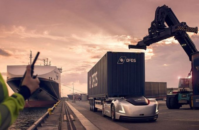 Volvo Trucks przedstawia autonomiczny transport pomiędzy centrum logistycznym a portem