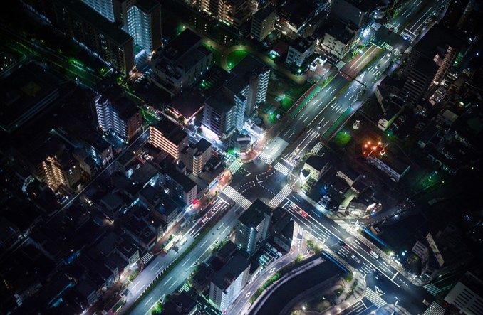 Komunikacja już wkrótce będzie przebiegać nie tylko pomiędzy samochodami, lecz także z infrastrukturą drogową