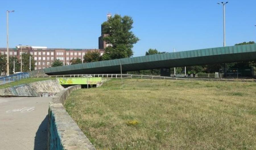 Wrocław. Wielkie burzenie na placu Społecznym Wrocław. Wielkie burzenie na placu Społecznym