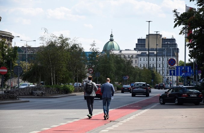 Przepisy hulajnogowe w Polsce będą baaaardzo liberalne. Jak jest w Europie?