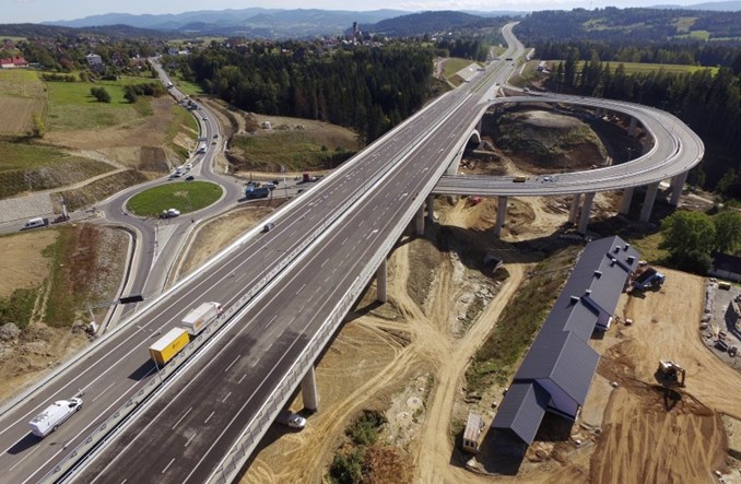 Zatory na nowej Zakopiance. Część ruchu przeniesiona na stary odcinek