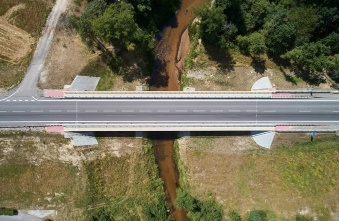 6 chętnych na wykonanie mostu na Sieniawie 