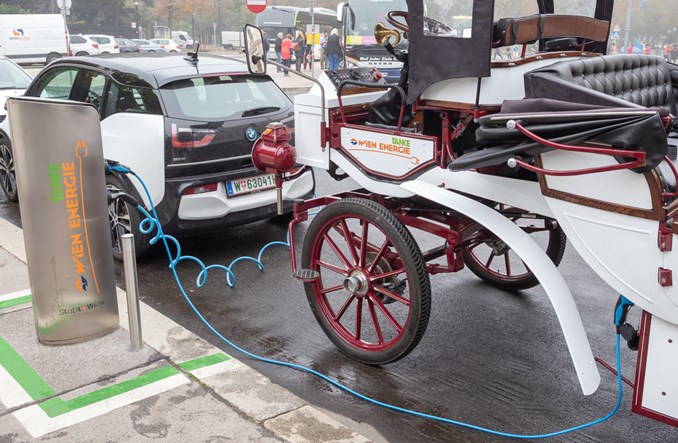 Pierwsza elektryczna dorożka w Wiedniu