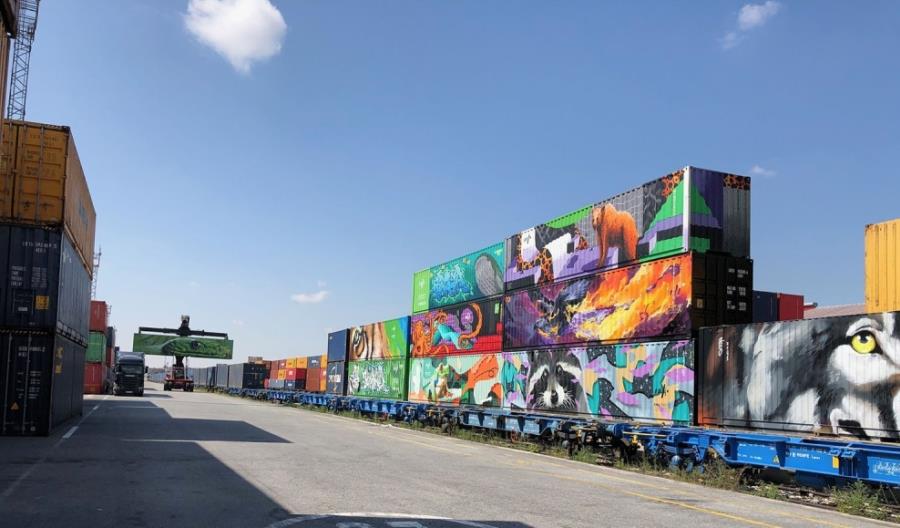 Kontenery głosują za koleją w Europie. Port Rotterdam chce ich słuchać Kontenery głosują za koleją w Europie. Port Rotterdam chce ich słuchać