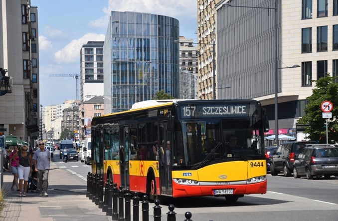 Sąd: Odszkodowanie dla pasażera za spóźniony autobus miejski