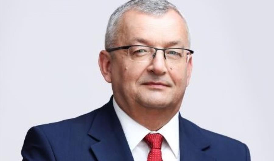 Andrzej Adamczyk zostaje na czele resortu infrastruktury Andrzej Adamczyk zostaje na czele resortu infrastruktury