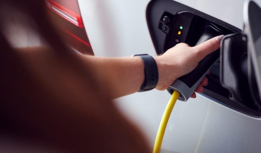 Droższa elektromobilność. Lotos wprowadza opłaty za ładowanie Droższa elektromobilność. Lotos wprowadza opłaty za ładowanie