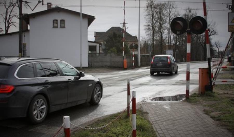 W Kobylnicy wiadukt zastąpi przejazd drogowo-kolejowy W Kobylnicy wiadukt zastąpi przejazd drogowo-kolejowy