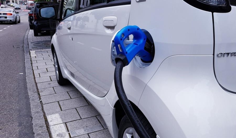Rośnie liczba samochodów elektrycznych w Polsce. W lutym prawie 10 tys. Rośnie liczba samochodów elektrycznych w Polsce. W lutym prawie 10 tys.