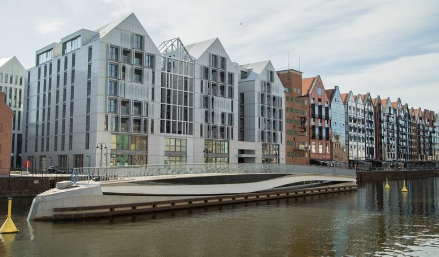 Gdańsk. Obrotowa kładka na Motławie oddana dopiero w wakacje Gdańsk. Obrotowa kładka na Motławie oddana dopiero w wakacje