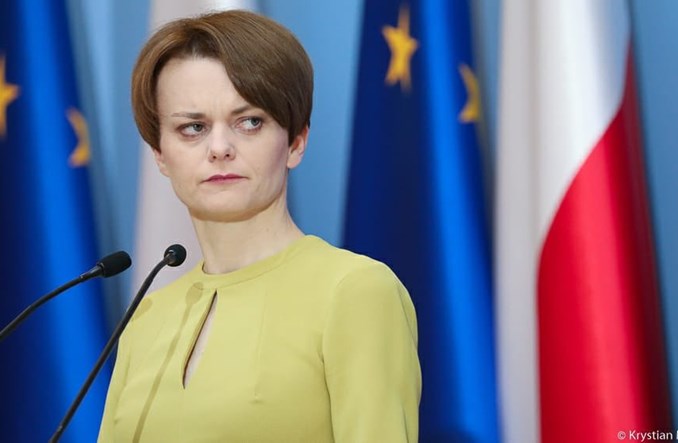 Emilewicz: Odblokowanie KIO i zmiany w PZP. Kolejna odsłona tarczy w tym tygodniu
